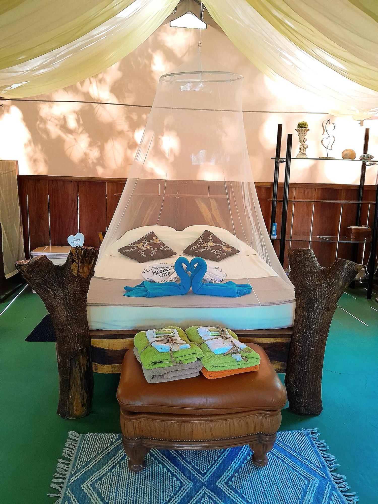 Fully Furnished Family Jungle Tent, Latino Glamping Paquera Dış mekan fotoğraf